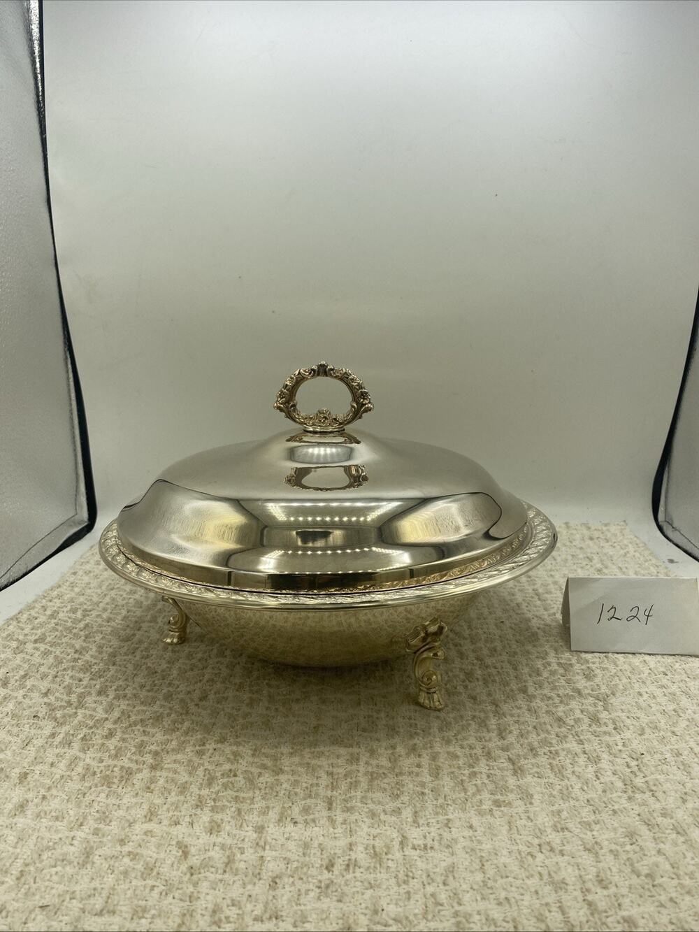 VINTAGE WM ROGERS & SON SPRING FLOWER SILVERPLATED BOWL W/DISH & LID -FOOTED